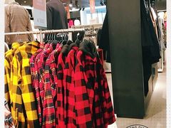 -H&M(鹏欣水游城店)