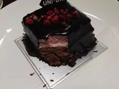 -UNI UNI(环亚凯瑟琳店)