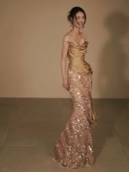 -欣薇婚纱(新源乐汇城店)