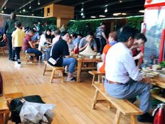 用餐区-静和鱼庄