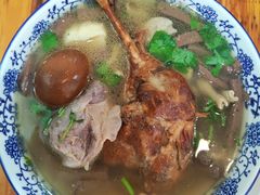 全家福鸭血粉丝汤-叶新小吃店(来凤小区总店)