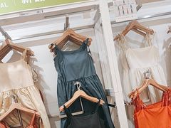 -优衣库(银川新华百货CCMall店)