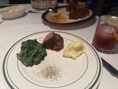 -Wolfgang’s Steakhouse 沃夫冈牛排馆(上海白玉兰广场店)
