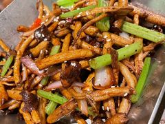 干锅香煸茶树菇-弄堂里·寻味杭州(湖滨银泰in77C区店)