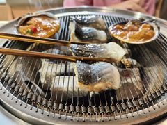 -围炉肉舍•炭烤活鳗•丹东海鲜烤肉(步行街店)