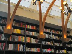 -钟书阁(松江泰晤士小镇店)