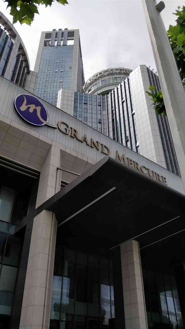 葛洲坝美爵酒店·兰园全日制餐厅-"今天应朋友之邀来葛州坝美爵酒店吃