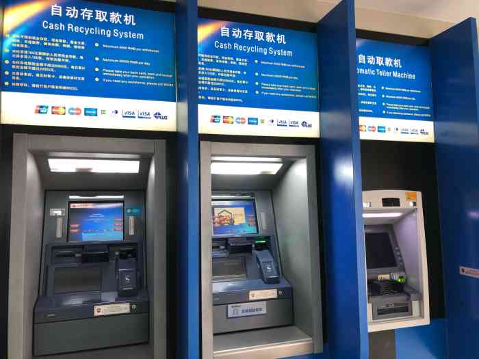 中国建设银行(棕北小区储蓄所)-"这边在修路,基本把路都断完了,居然