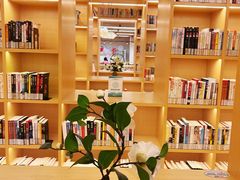 -漕河泾街道图书馆(漕河泾社区文化活动中心店)