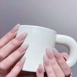 -花岐款式专研健康美甲沙龙