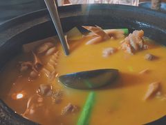 泓酸汤香草小黄牛-泓0871臻选云南菜·味庄