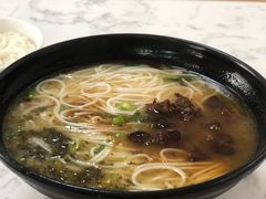 -花溪巷牛肉粉(泉城路店)