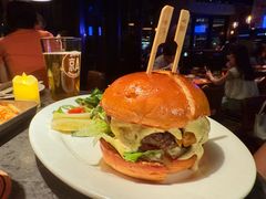 老纽约双重芝士牛肉汉堡-京A Taproom·精酿餐吧(CBD店)