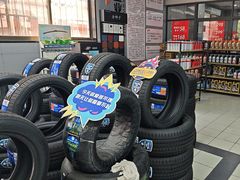 -哈贝卡汽车服务连锁(硕士路店)