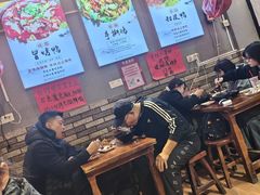 -爆炸头阿姨小四川正宗川味小吃(无任何分店)