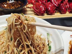 -肥肥虾庄·金牌油焖大虾(首义路店)