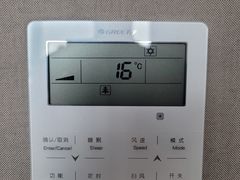 -珠海拱北口岸智选假日酒店