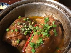 -Cuc Gach Quan Restaurant