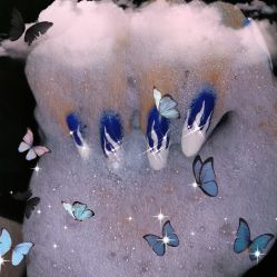 -一笔绣狂草美甲坊