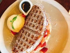 -ROAST coffee & eatery