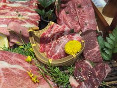 -山川小町·极番烧肉(新地假日广场店)