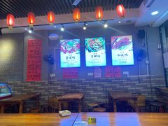 -爆炸头阿姨小四川正宗川味小吃(无任何分店)