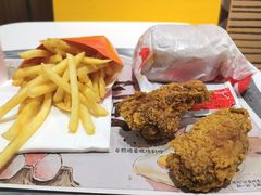 -麦当劳(莘松路芭比伦DT店)