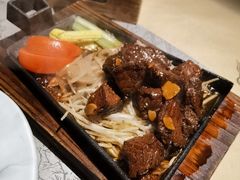 铁锄牛排-穹六人间 people 6(岳阳路店)
