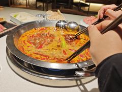 -茅草房·河畔园林火锅