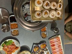 -围炉肉舍•炭烤活鳗•丹东海鲜烤肉(步行街店)