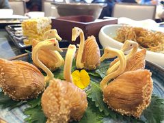 鲍鱼天鹅酥-白天鹅宾馆-宏图府餐厅