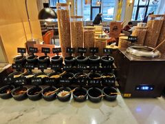 -杭州西湖湖滨银泰亚朵酒店