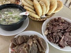 -闫家驴肉老店(华电一校店)