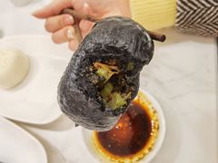 黑猪肉黑金包-李与白包子铺(桐梓林店)