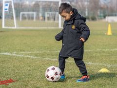 -Riverside河畔少儿足球培训(前滩店)