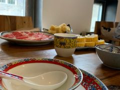 -毛辣果·贵州红酸汤牛肉火锅(西单店)