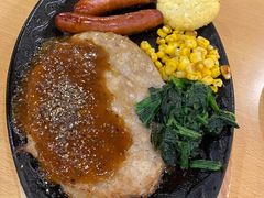 黑椒汉堡配烤肠-萨莉亚意式餐厅(玉泉路物美店)
