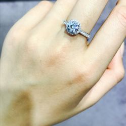 -威德钻石-克拉钻大本营(南京东路店)