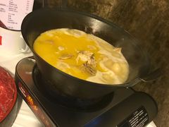 -鲜入围煮花胶鸡海鲜火锅