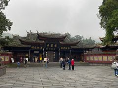 -峨眉山报国寺