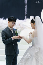 -艾米丽婚纱礼服