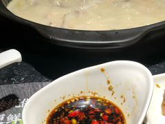 -洪氏嗨捞·广东猪肚鸡·椰子鸡火锅(西咸万象城店)