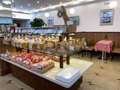 面包甜点陈列柜-红宝石·鲜奶小方·海派西点房(南丹店)