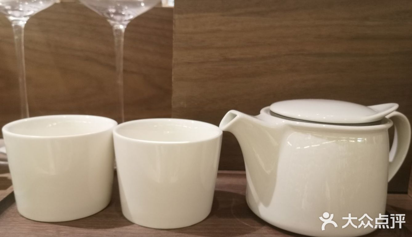 良心好店[礼花]/代字行