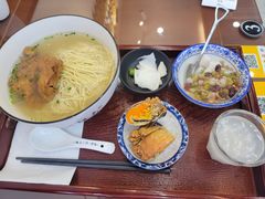 -百年老字号·观振兴蟹黄面·三虾面·苏式面(观前街富仁坊巷店)