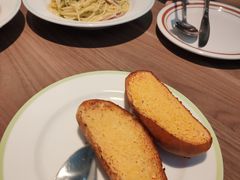 特制蒜香面包块-萨莉亚意式餐厅(三号湾广场店)