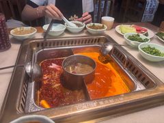 -巴渝瓦肆重庆鲜火锅(宝龙环湖店)