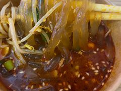 肉酱酸辣粉-侯志伟纯手工酸辣粉(荣民时代广场店)