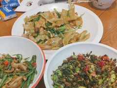 -黄泥岗·地道湖北菜(奥特莱斯店)