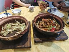 酱爆猪生肠-天宝食坊·啫啫煲大排档(西华路店)